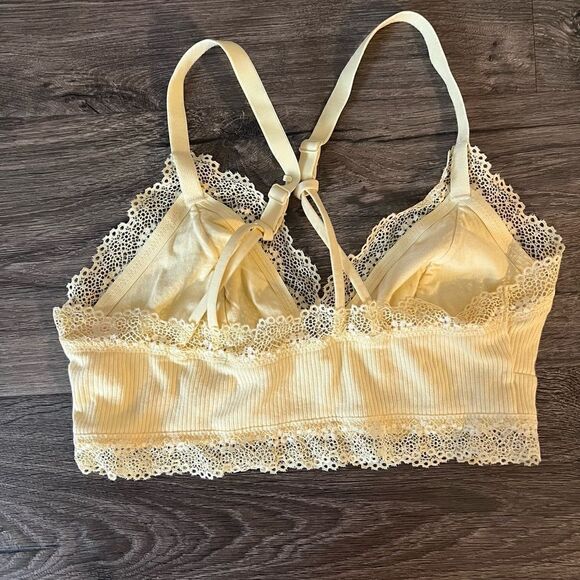 Colsie Yellow ribbed Crop Top Women  sz M - Picture 3 of 5